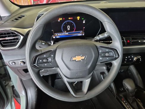 Used 2025 Chevrolet TrailBlazer LT AWD/4WD image 11