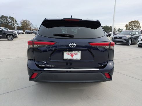 Used 2020 Toyota Highlander XLE image 6