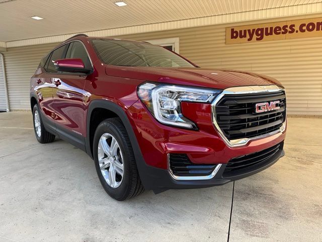 Used 2023 GMC Terrain SLE w/ Driver Convenience Package AWD/4WD image 2