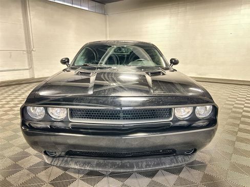 Used 2014 Dodge Challenger SXT w/ Sport Appearance Package image 3