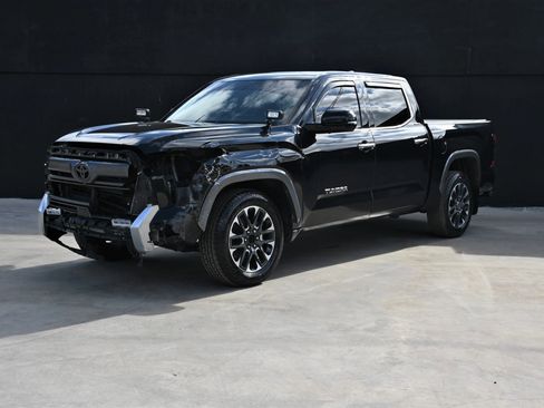 Used 2022 Toyota Tundra Limited image 2