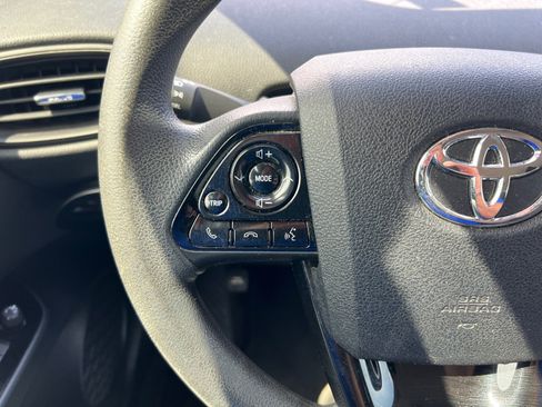 Used 2021 Toyota Prius LE w/ Carpet Mat Package (TMS) FWD image 28