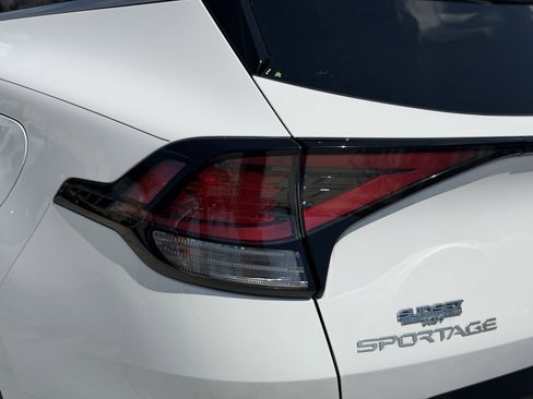 Certified 2023 Kia Sportage EX image 9