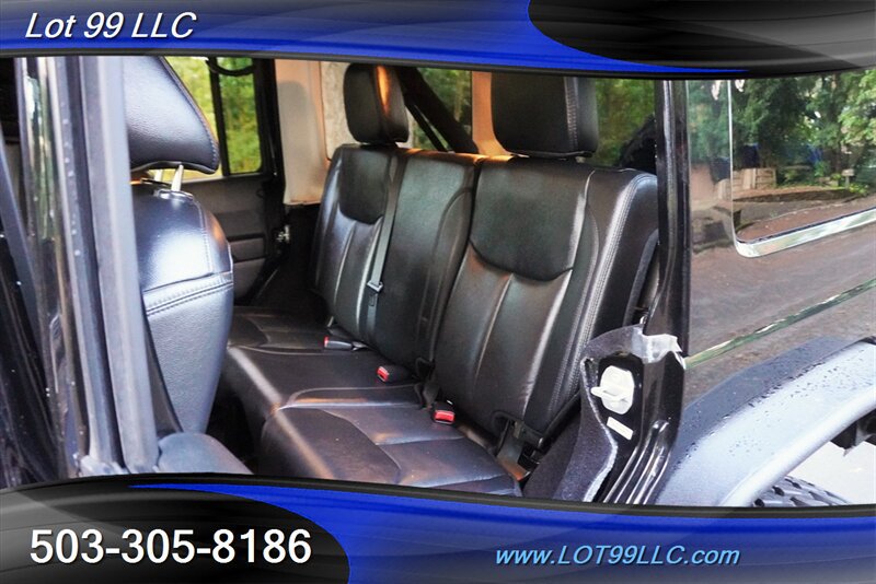 Used 2017 Jeep Wrangler Unlimited Sahara AWD/4WD image 13