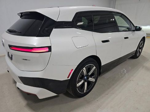 Used 2023 BMW iX xDrive50 w/ Premium Package image 4