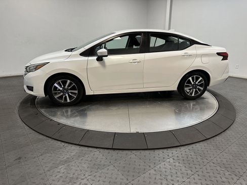 Used 2025 Nissan Versa SV FWD image 8