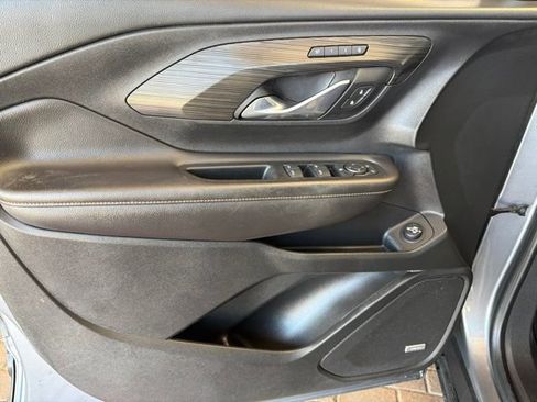 Used 2021 GMC Terrain SLT w/ Infotainment Package II FWD image 13