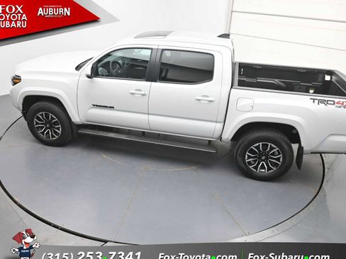 Used 2023 Toyota Tacoma TRD Sport w/ TRD Premium Sport Package AWD/4WD image 33