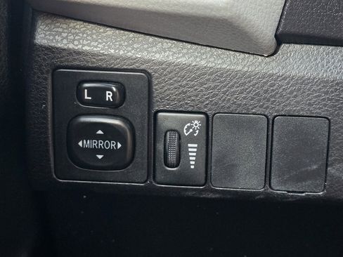 Used 2016 Toyota Corolla LE image 21