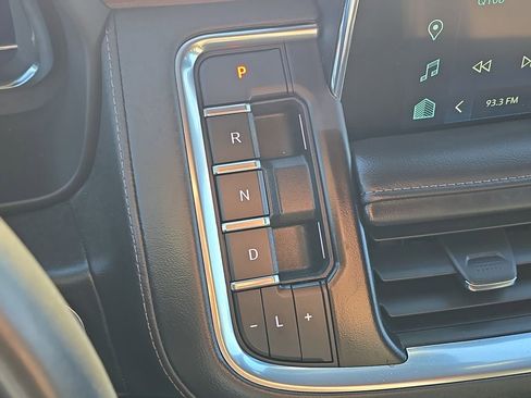 Certified 2024 Chevrolet Suburban High Country w/ Advanced Technology Package image 24