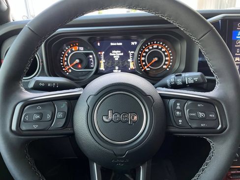 Used 2026 Jeep Wrangler Unlimited Rubicon AWD/4WD image 34