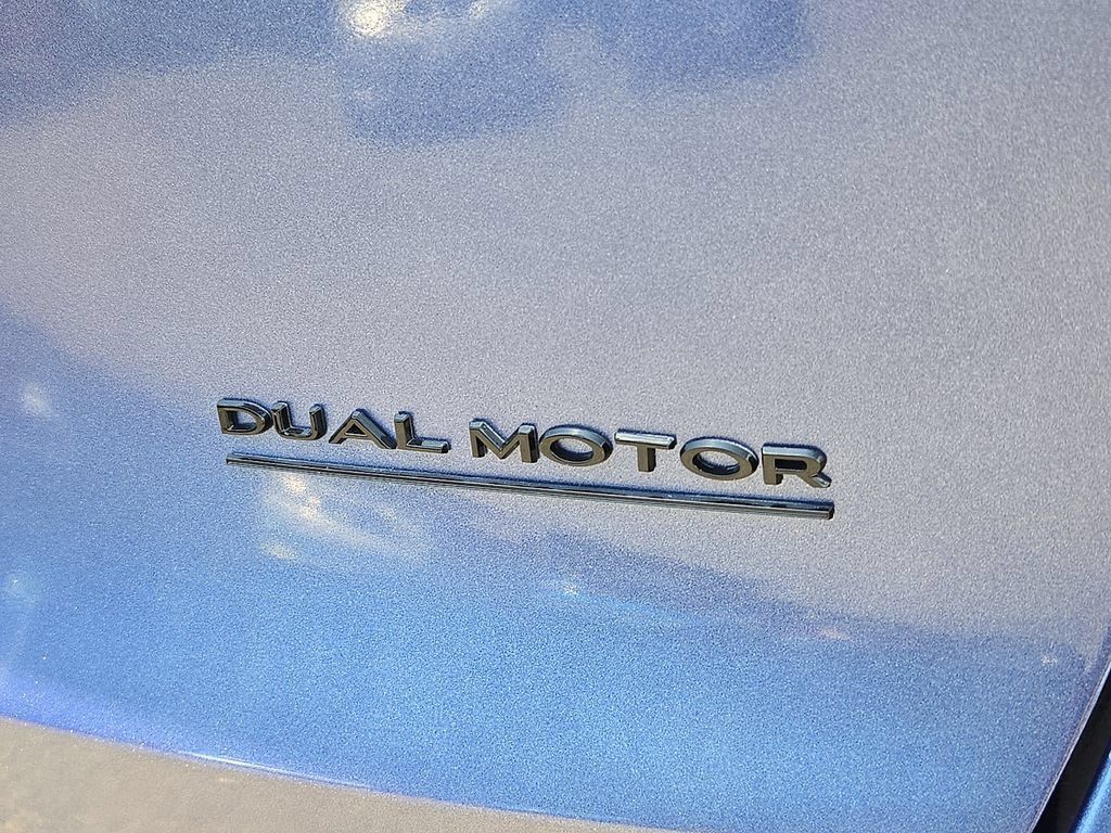 Used 2021 Tesla Model Y Long Range AWD/4WD image 30