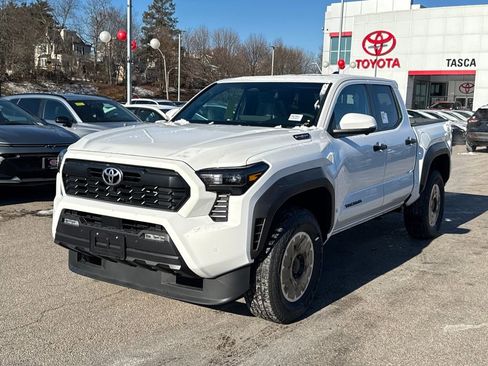 New 2025 Toyota Tacoma TRD Off-Road AWD/4WD image 3