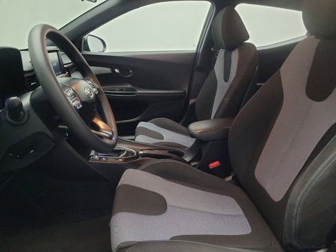 Used 2020 Hyundai Veloster 2.0 image 17