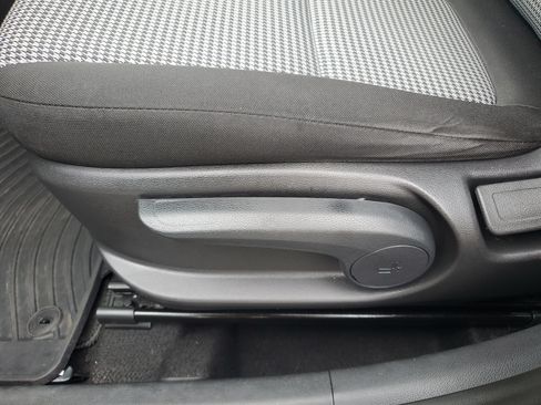 Used 2022 Hyundai Kona SE FWD image 17