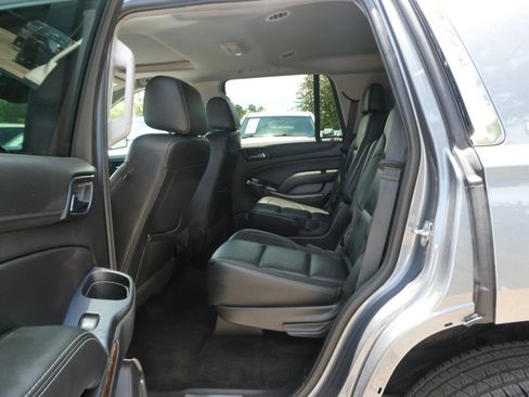 Used 2018 Chevrolet Tahoe LT w/ Luxury Package RWD image 31