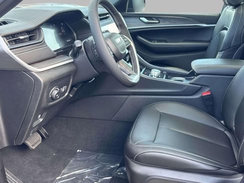 New 2026 Jeep Grand Cherokee L Limited AWD/4WD image 11