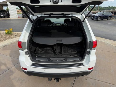 Used 2018 Jeep Grand Cherokee Limited AWD/4WD image 9
