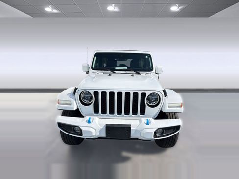 Used 2022 Jeep Wrangler Unlimited Sahara AWD/4WD image 5