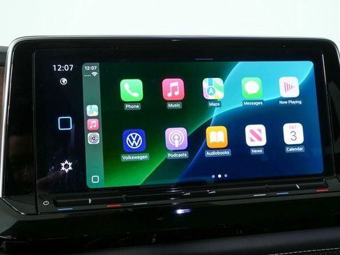 Certified 2025 Volkswagen Atlas SE w/ Panoramic Sunroof Package image 13