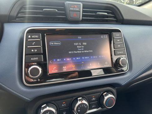 Used 2025 Nissan Versa SV FWD image 18