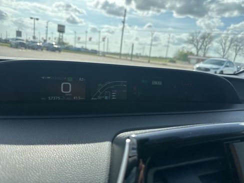 Used 2022 Toyota Prius LE image 38