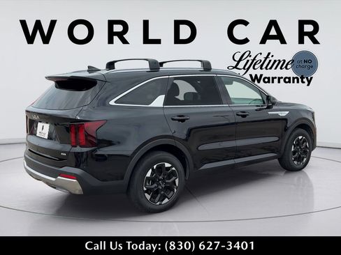 Used 2024 Kia Sorento S w/ Panoramic Sunroof Package AWD/4WD image 3