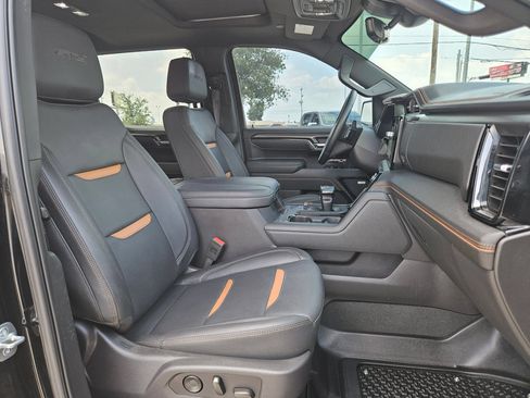 Used 2025 GMC Sierra 1500 AT4 w/ AT4 Premium Package AWD/4WD image 24