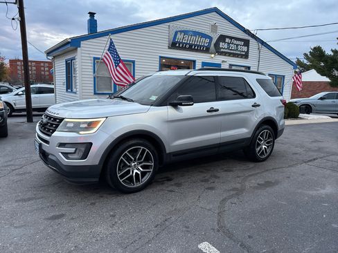 Used 2017 Ford Explorer Sport image 3