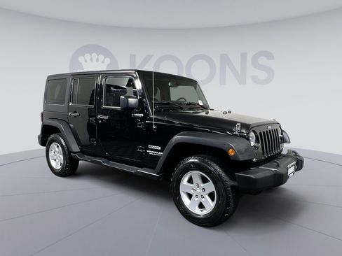 Used 2017 Jeep Wrangler Unlimited Sport w/ Quick Order Package 24S AWD/4WD image 2