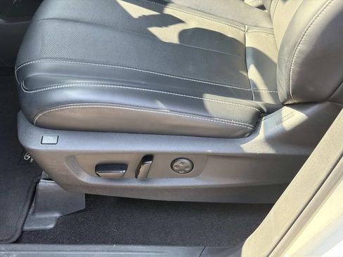 Used 2023 INFINITI QX60 Sensory w/ Cargo Package AWD/4WD image 24