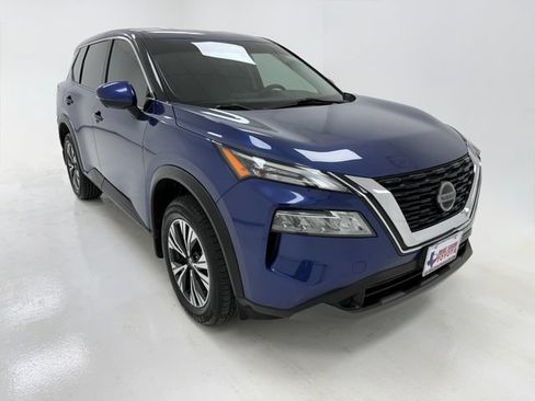 Used 2021 Nissan Rogue SV FWD image 2