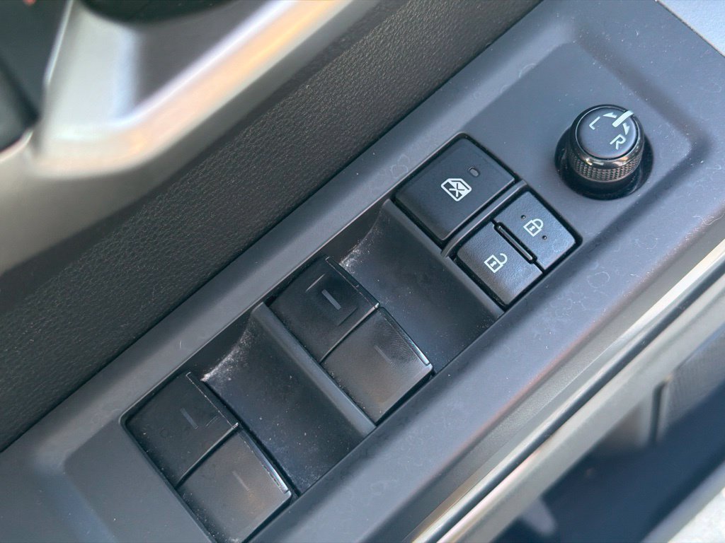 Used 2022 Toyota Tundra SR5 AWD/4WD image 15