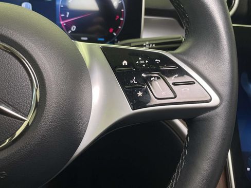 Used 2025 Mercedes-Benz C 300 4MATIC Sedan image 30