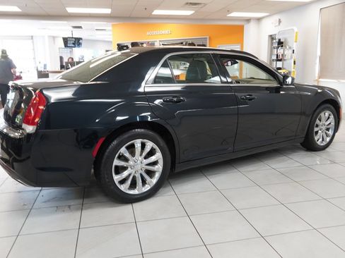 Used 2016 Chrysler 300 Limited w/ Driver Convenience Group AWD/4WD image 11