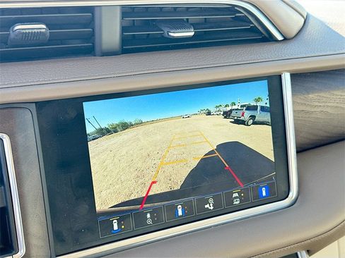 Used 2022 GMC Yukon Denali image 17