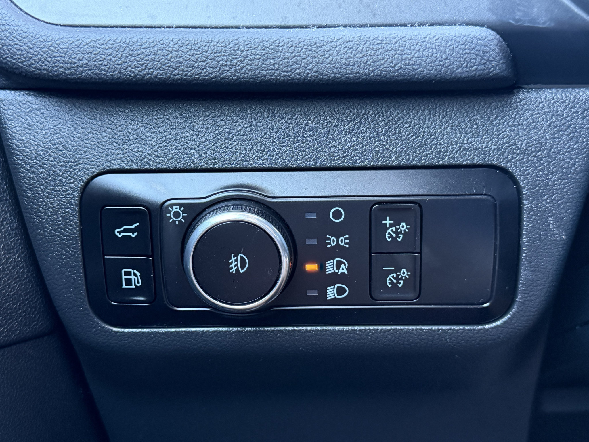 Used 2023 Ford Escape Platinum FWD image 19