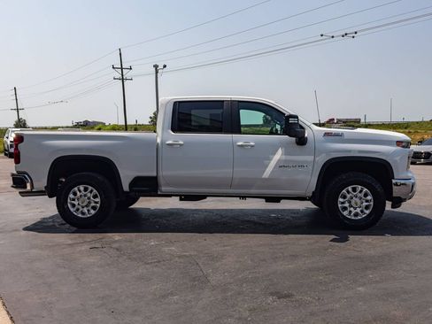 Used 2025 Chevrolet Silverado 2500 LT w/ Safety Package AWD/4WD image 4