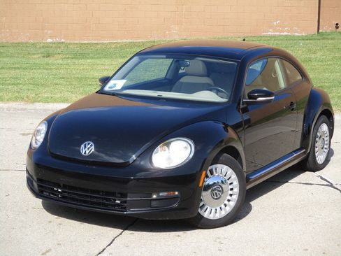 Used 2015 Volkswagen Beetle 1.8T FWD image 57
