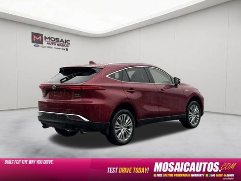 Used 2021 Toyota Venza XLE w/ Softex Package AWD/4WD image 7