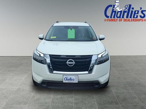 Used 2025 Nissan Pathfinder SV AWD/4WD image 2
