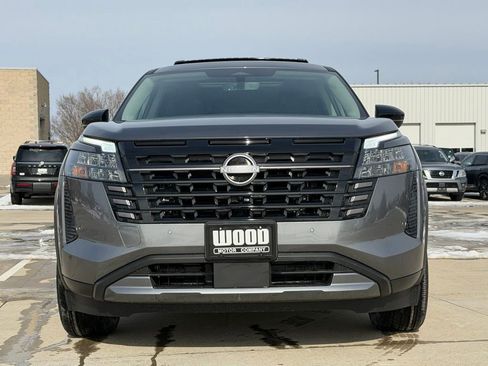 New 2026 Nissan Pathfinder Platinum image 9