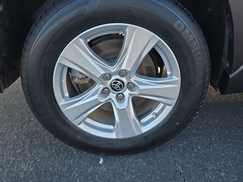 Used 2022 Toyota Highlander L image 5