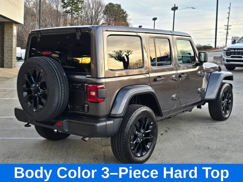 Used 2025 Jeep Wrangler Unlimited Sahara w/ Safety Group image 5