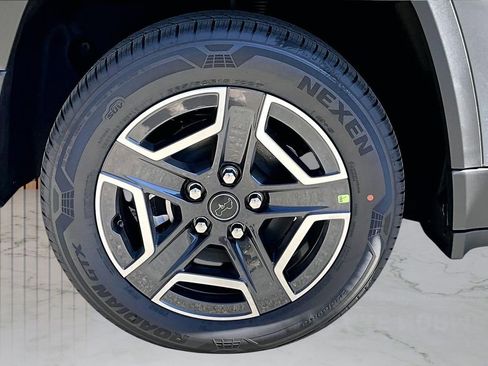 New 2026 Jeep Cherokee Limited image 33