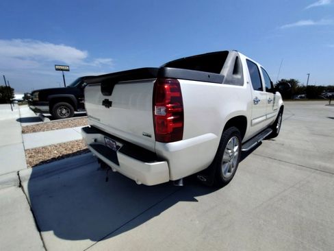 Used 2008 Chevrolet Avalanche LTZ w/ LTZ Preferred Equipment Group image 6