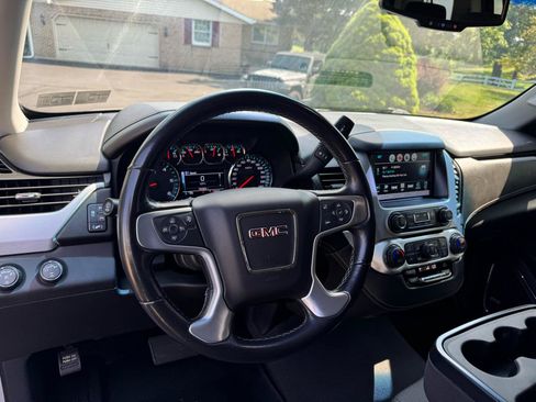 Used 2019 GMC Yukon XL SLE w/ Convenience Package AWD/4WD image 16