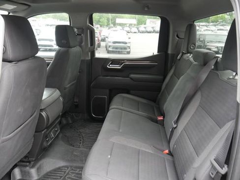 Used 2022 Chevrolet Silverado 1500 LT AWD/4WD image 23