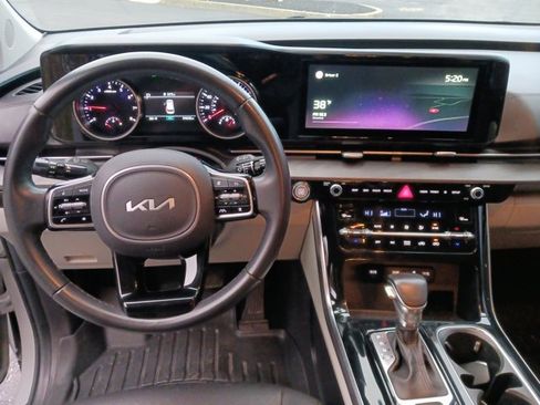 Used 2022 Kia Carnival SX image 14