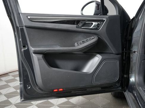 Certified 2023 Porsche Macan Turbo AWD/4WD image 15